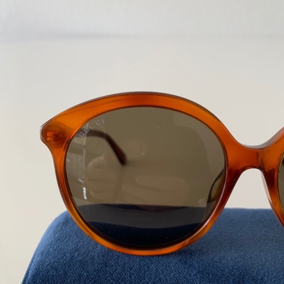New - Gucci Sunglasses - Picture 10 of 15